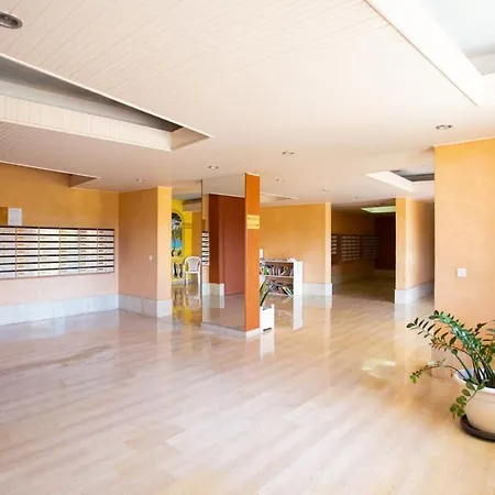 Furnished Studio With A Terrace & A Swimming Pool In A Charming Condominium アパート