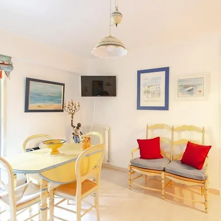 Furnished Studio With A Terrace & A Swimming Pool In A Charming Condominium アパート *
